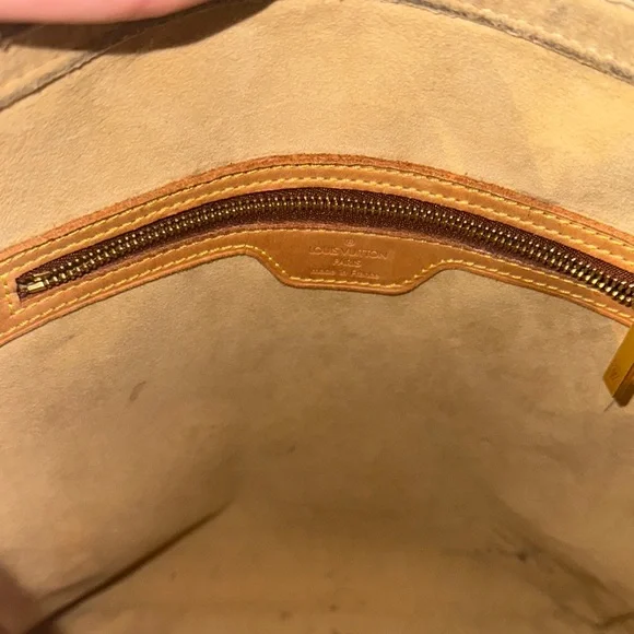 Louis Vuitton  Monogram Looping Bag GM Tote - Picture 2 of 16